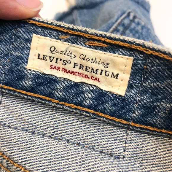 Levi's 501 Light Wash Button Fly Classic High Waist Denim Shorts Women's 29 - Picture 9 of 9